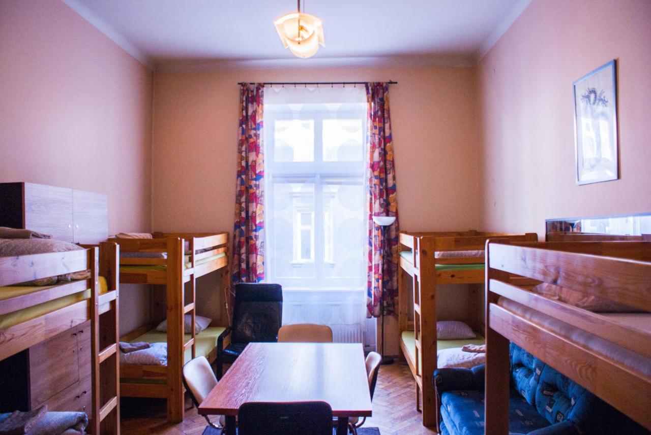 Smocza Jama Hostel Kraków Eksteriør billede